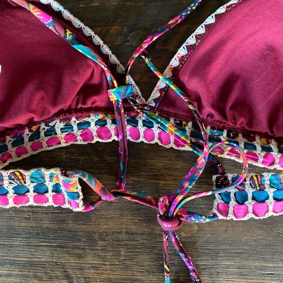 3/$15 🥳 Xhilaration floral embroidered triangle bikini top - Picture 7 of 12